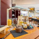 Brit Le Parc Vichy Hotel 3*