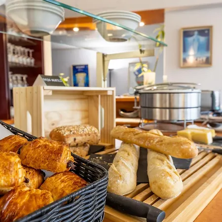 Brit Le Parc Vichy 3*