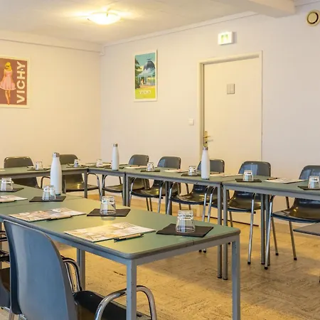 Отель Brit Le Parc Vichy Бельрив-сюр-Алье