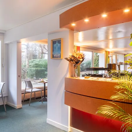 Brit Le Parc Vichy 3*
