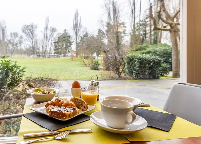 Brit Le Parc Vichy Отель Бельрив-сюр-Алье