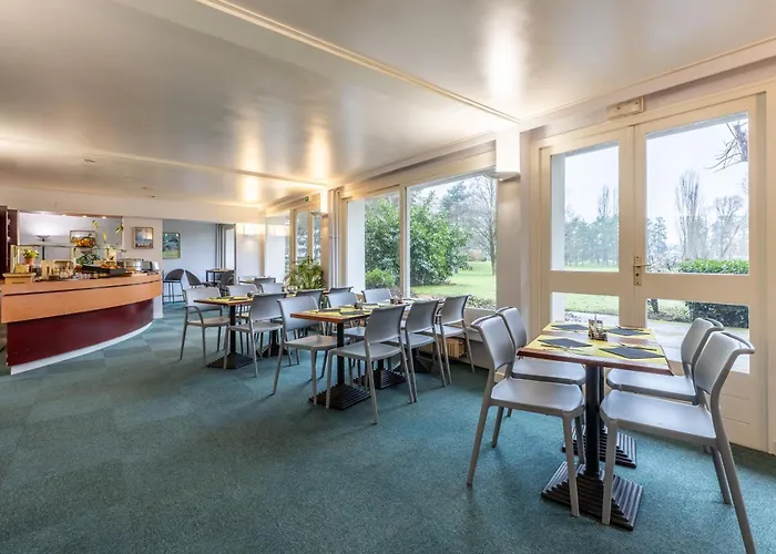 Brit Le Parc Vichy 3* Бельрив-сюр-Алье