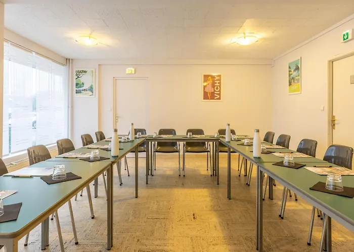 Hotel Brit Le Parc Vichy 3*