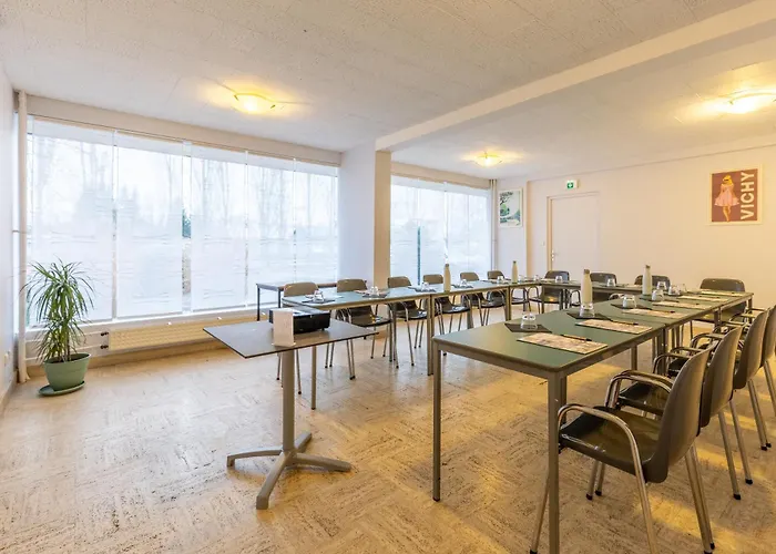 Отель Brit Le Parc Vichy