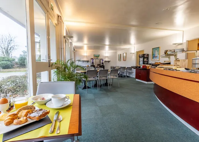 Отель Brit Le Parc Vichy Бельрив-сюр-Алье