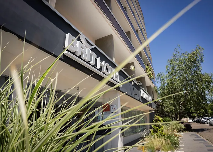 Brit Le Parc Vichy Отель Бельрив-сюр-Алье