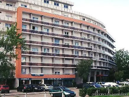 Brit Le Parc Vichy Отель Бельрив-сюр-Алье